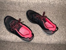 Clarks Ladies size 7D wave walk trainer style shoe. Black/Pink good used conditi