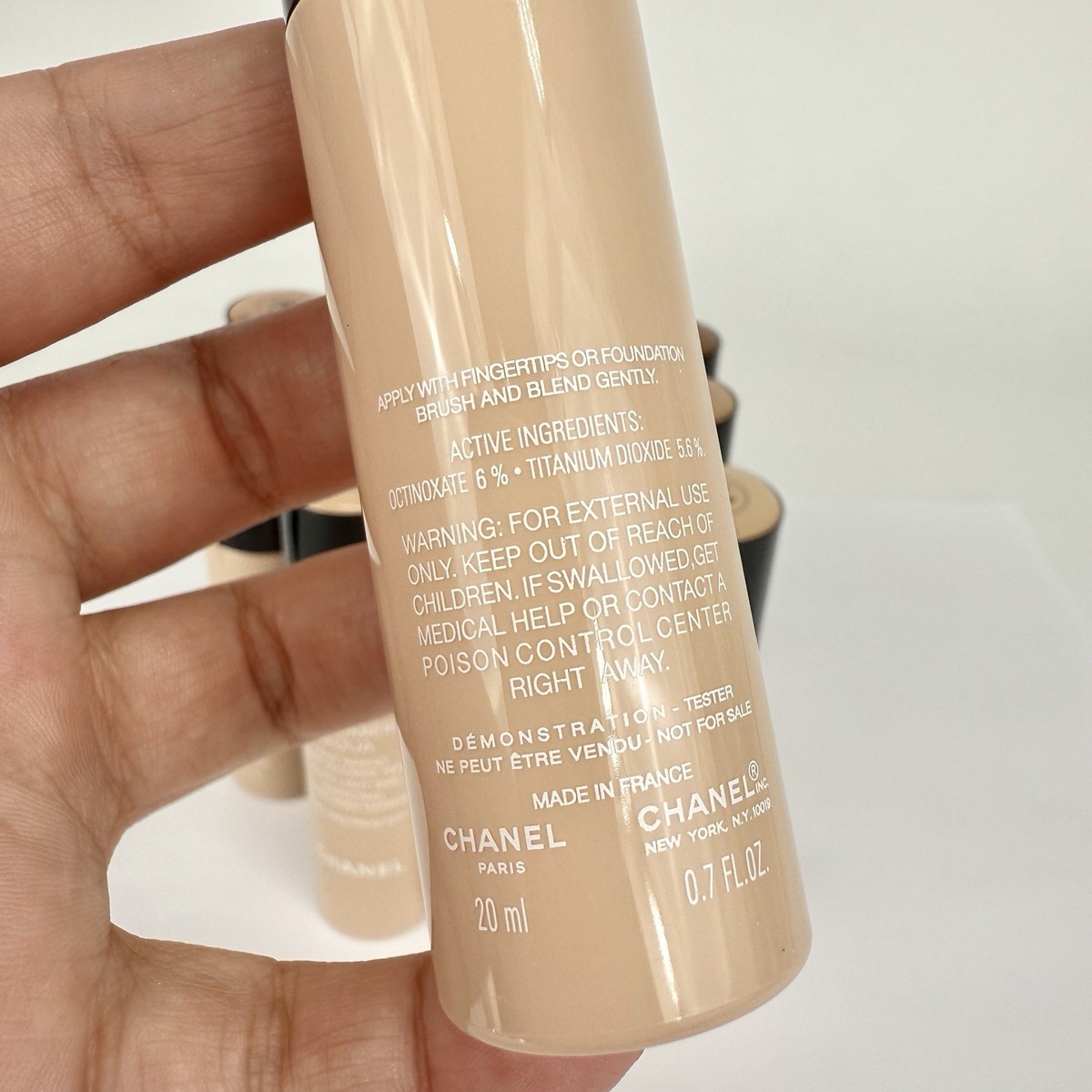 CHANEL Vitalumiere Aqua Skin Perfecting Makeup Foundation - PICK