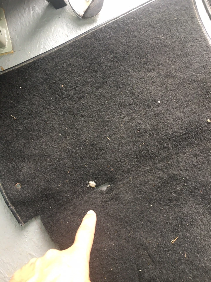 1990-1993 FORD Mustang OEM Hatch Area Black Carpet with Padding Fits 87-93 Foto 2 de 4