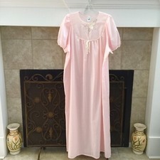 Katz Vintage Women's Floral Embroidered Detail Lightweight Nightgown Size: L