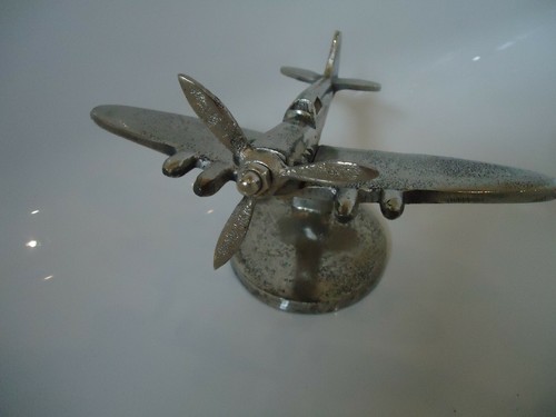 RAF Spitfire Model Plane Figurine On Stand With Vintage Silver War Trench Art - Picture 3 of 8