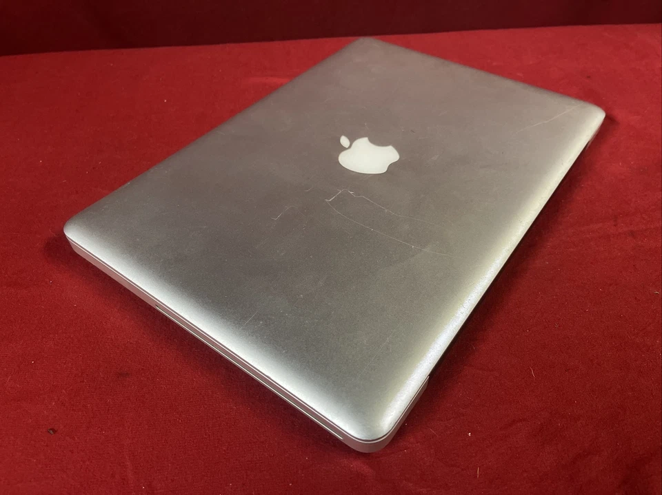 Apple MacBook 2008 Core 2 Duo 2.4GHz, 8GB DDR3 250GB HD Catalina PARTS COMPLETE - Image 2 of 4