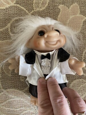 Vintage Troll Puppe Dam 1984 Bräutigam im Hochzeitsanzug Hochzeit Top Zustand