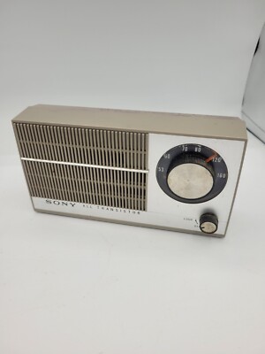 VINTAGE 60s SONY TR-1817 6 TRANSISTOR RADIO W/CASE JAPAN