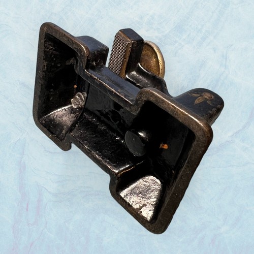Antique Art Nouveau Victorian Cast Iron Embossing Stamp Seal Crimper - Picture 5 of 5