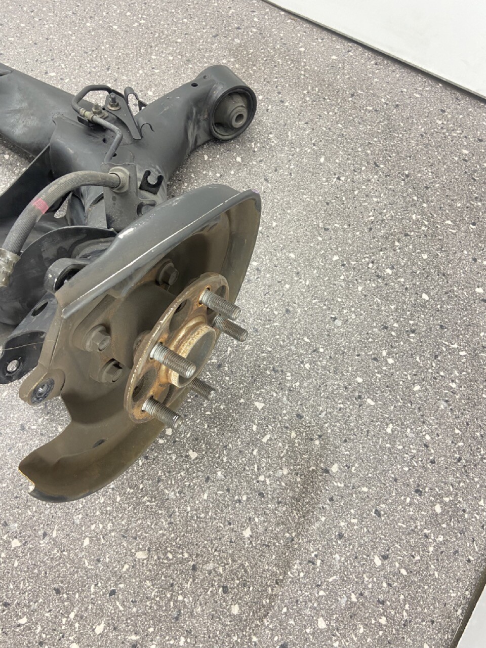 20102015 TOYOTA PRIUS REAR SUSPENSION AXLE BEAM SUBFRAME OEM eBay