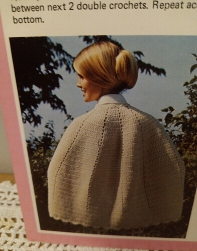 Leisure Arts Leaflet 23 Crocheted Cape in Child to Adult Large Size Vintage 1975 - Picture 2 of 4