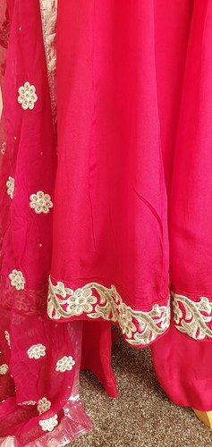 Women clothes Eid/party wear suit Largesize. Embroidereddresswithstoneswork - Picture 10 of 11