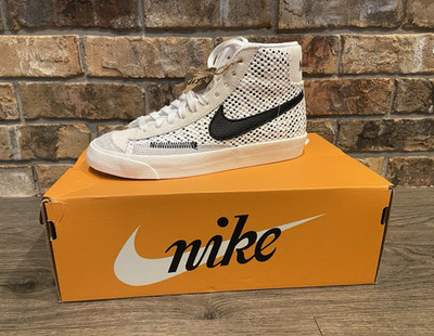 Nike Blazer Mid 77 High Top Sneaker White/Black Lace-Up Men DO7130-100