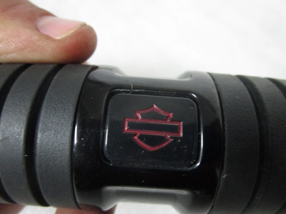 08-23 Harley Touring / 16-24 Softail Kahuna Black Heated Hand Grip RIGHT SIDE - Image 3 of 4