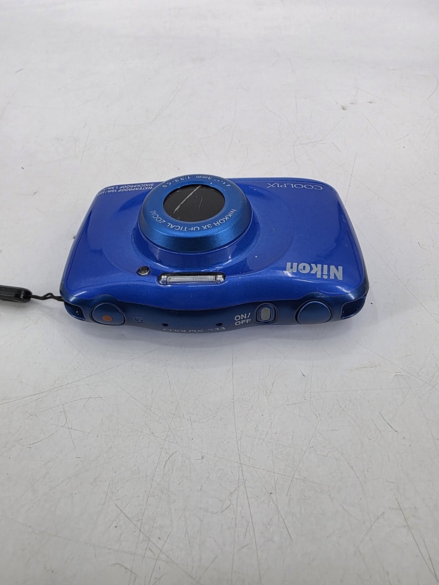 Nikon COOLPIX S33 13.2MP Digital Camera Waterproof - Blue Crack