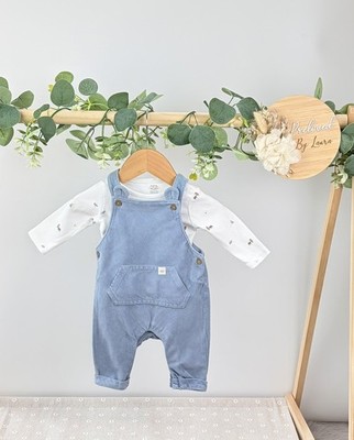 F&F Baby Jungen Preloved zweiteiliges Latzhose Outfit Set bis 1 Monat