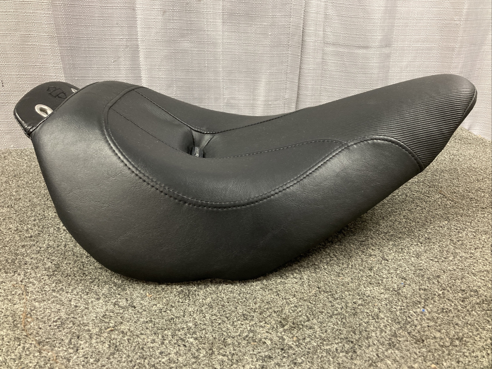 Harley Davidson 2014 FXSB Softail Breakout Solo Seat P52000097 for  