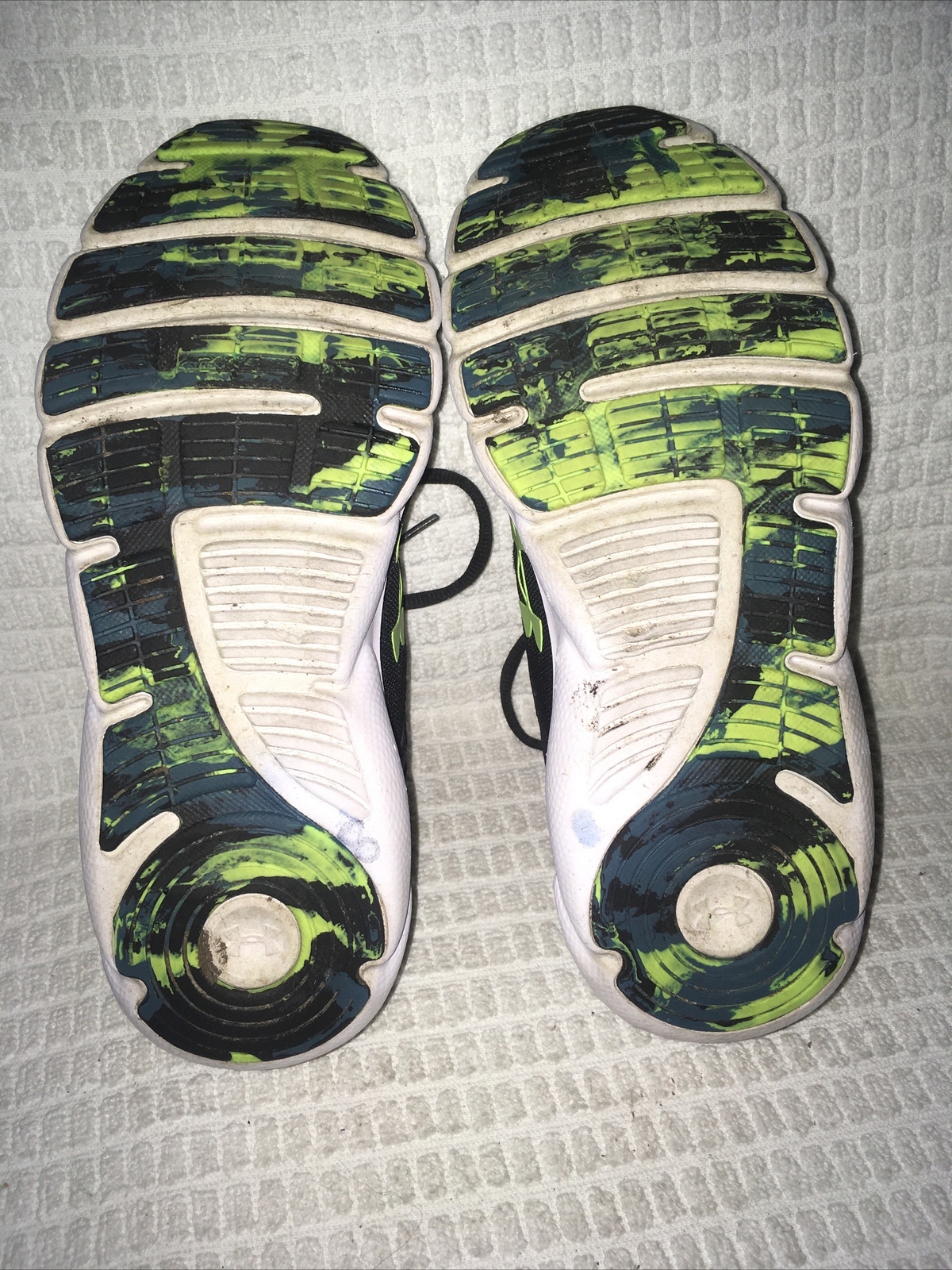 Under Armour Charged Assert 9 Navy Yellow Size 6Y… - image 13