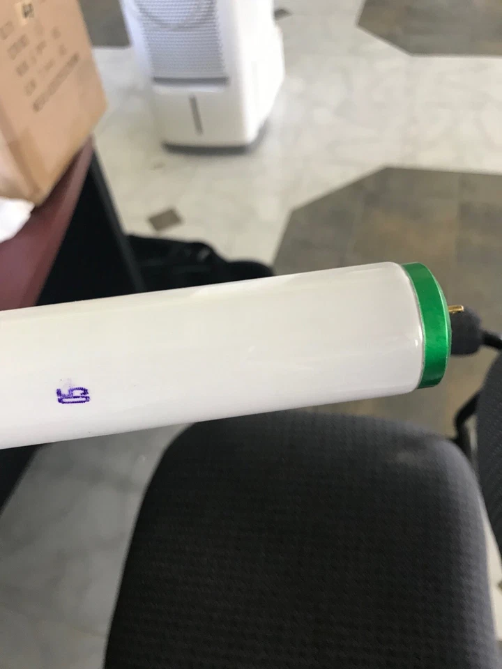 Philips Fluorescent 20 Watt 24" Bulb F20T12/CW/ALTO (30 Pack) - Image 4 of 4