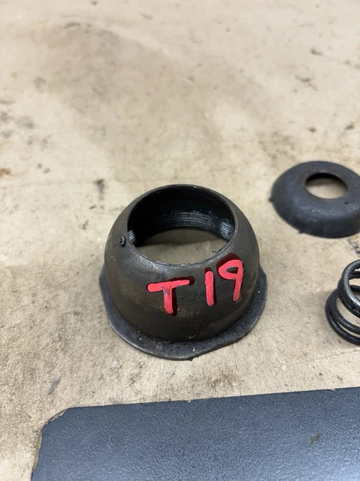 Ford T18 T19 1979 80 1981 transmisión manual de 4 velocidades manija de palanca de cambios tuerca de montaje Foto 3 de 4