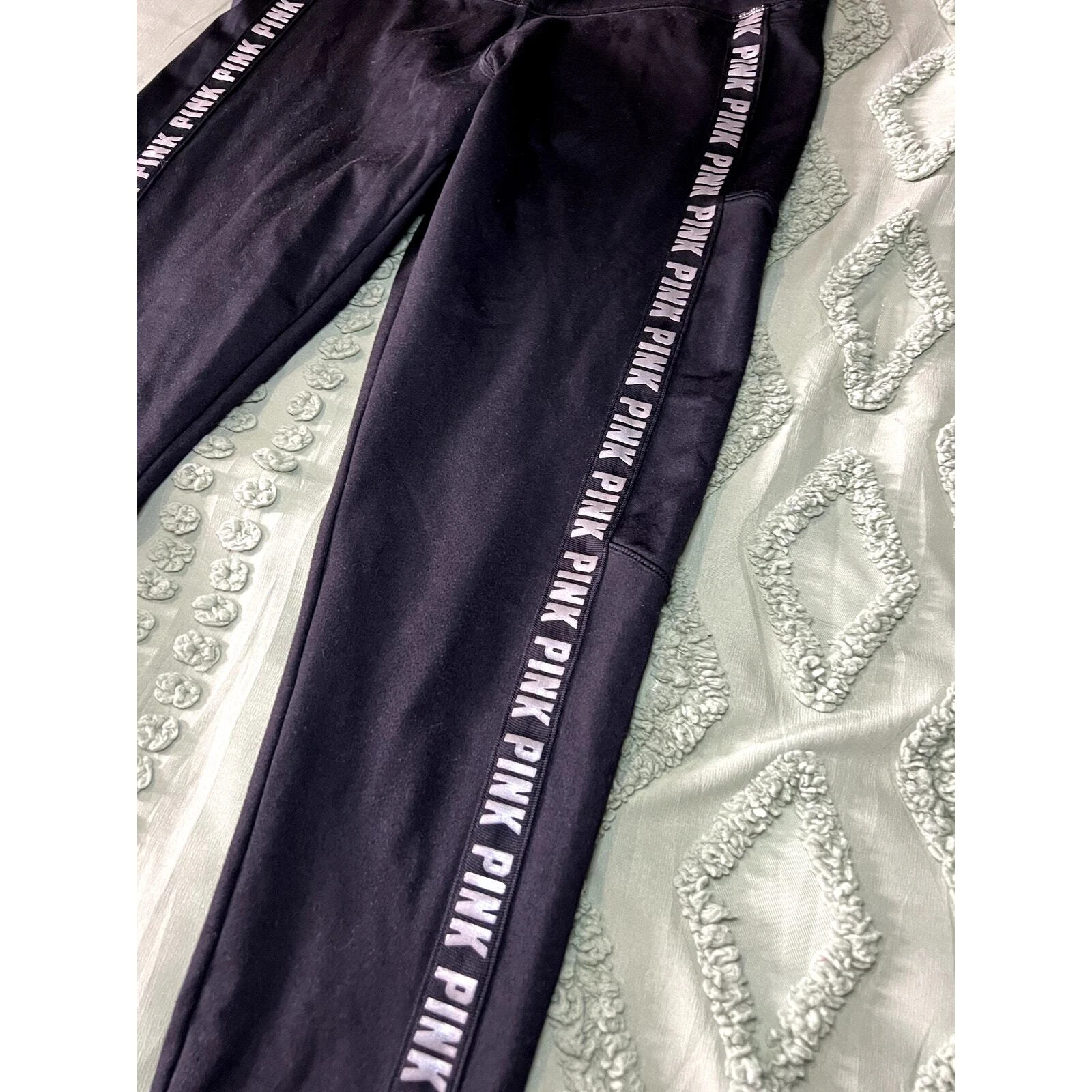 victoria-secret-vs cozy athleisure comfort casual leggings