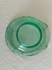 GREEN HORSESHOE SHAPED ASHTRAY ~ GOOD LUCK ~ DEPRESSION GLASS