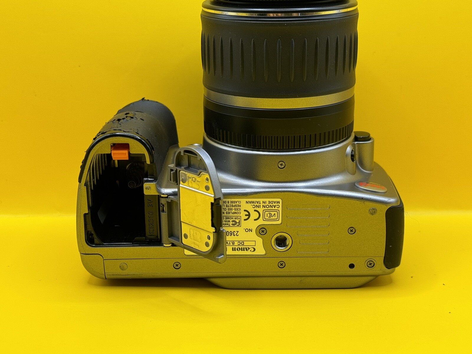 Canon EOS Digital Rebel Camera DS6041 Silver w/Lense and battery Tested