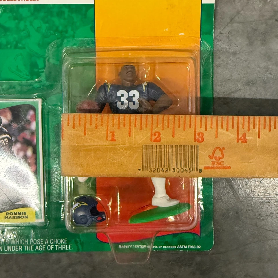 1994 Edition Starting Lineup Ronnie Harmon Atlanta Falcons NFL Figure & Card - Image 4 of 4