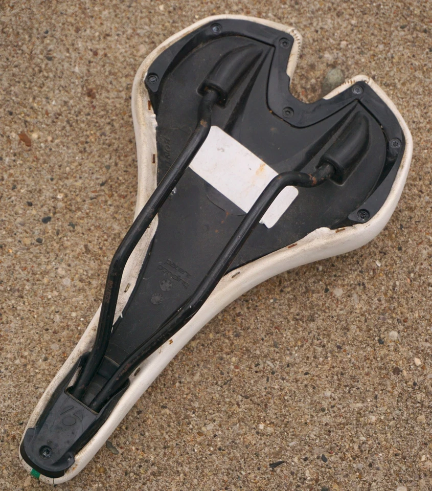 Sillín de bicicleta Bontrager Affinity WSD diseño para mujer blanco negro verde Trek híbrido Foto 4 de 4