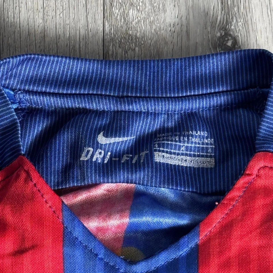 耐克巴塞罗那足球俱乐部 2015 - 2016 梅西 #10 主场球衣 4 码 — 第 2/4 张图片