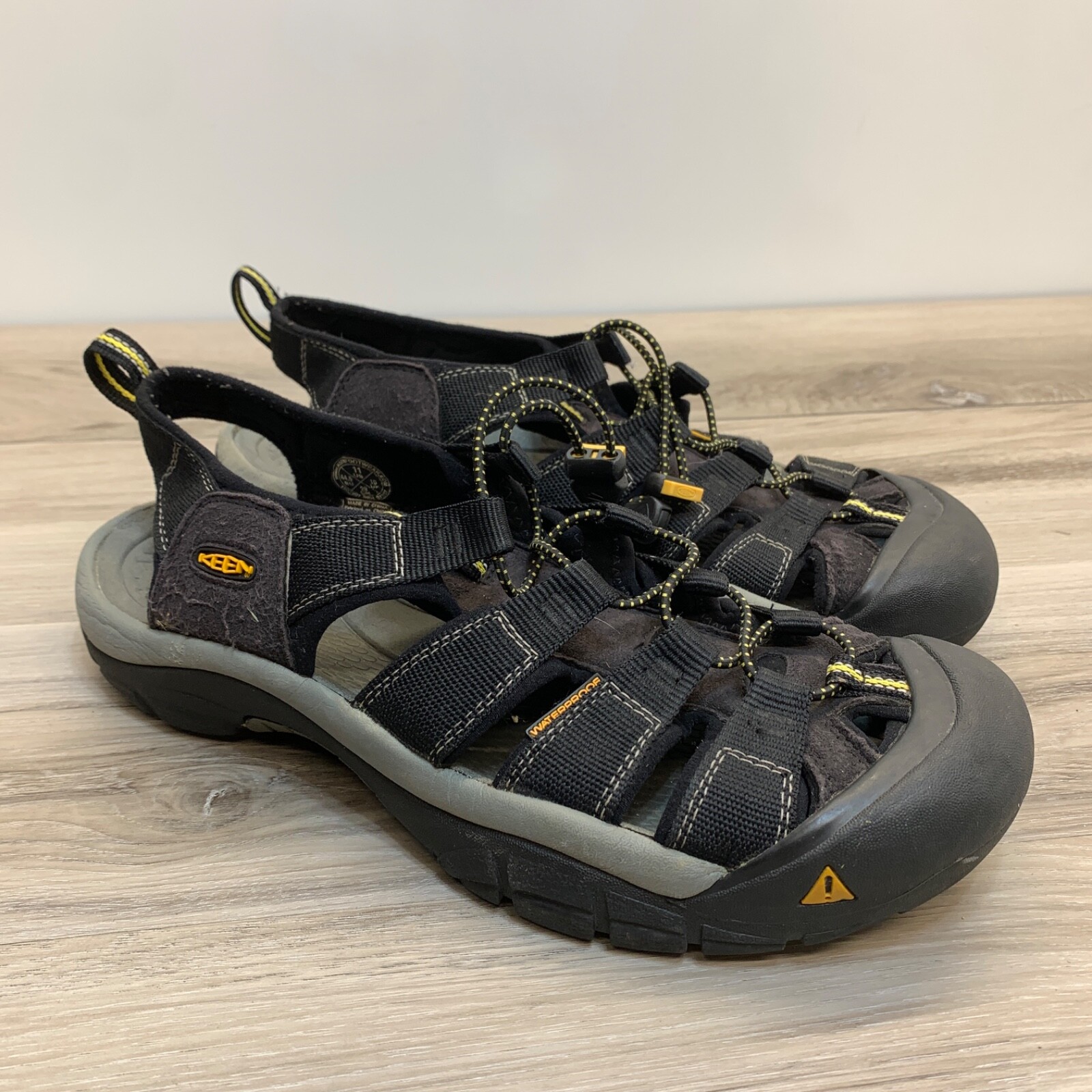 Sandali Keen da uomo taglia 11 Newport H2 impermeabili escursionistici neri gancio e anello 1001907