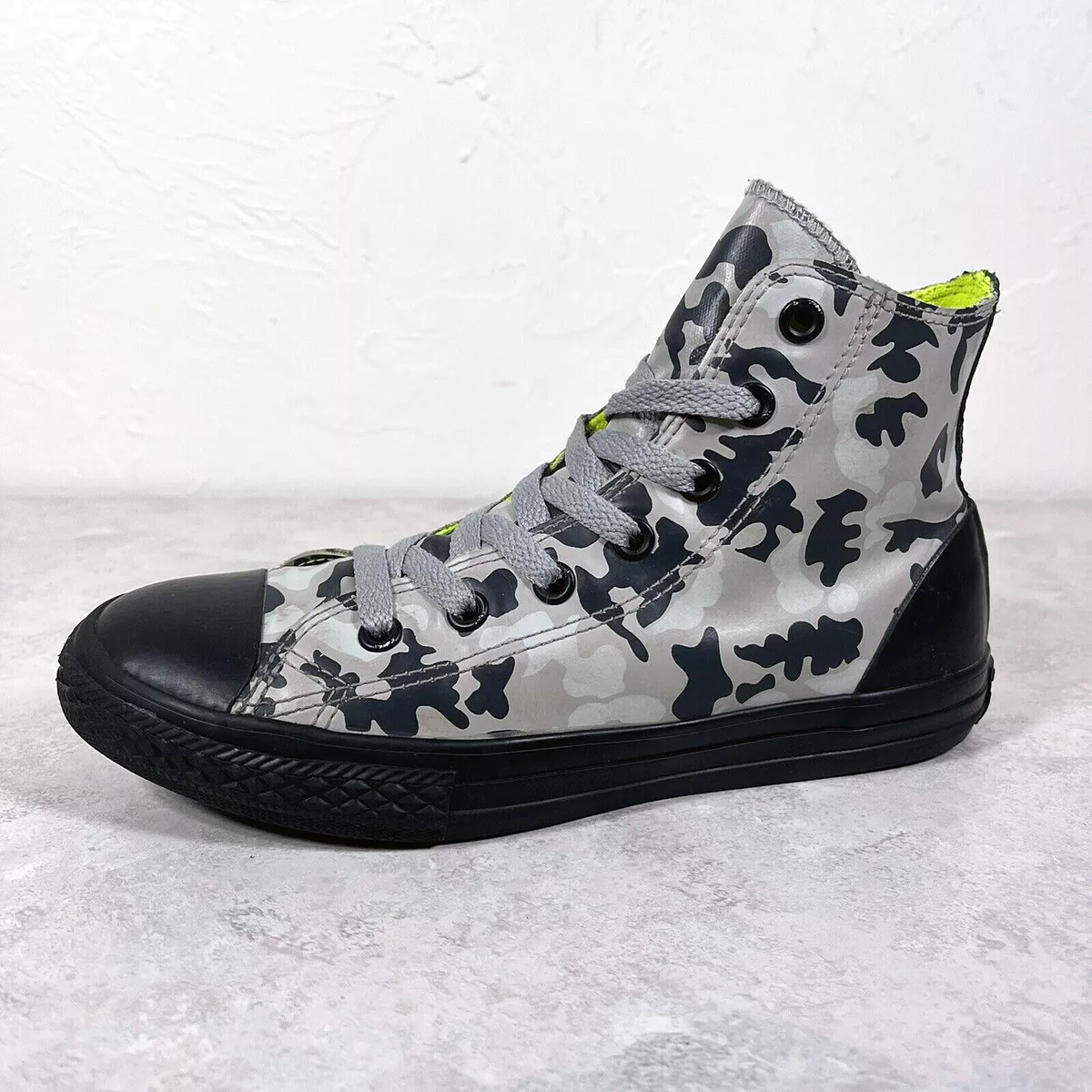 Converse Chuck Taylor All Star Unisex Youth Size 2.5 Rubber