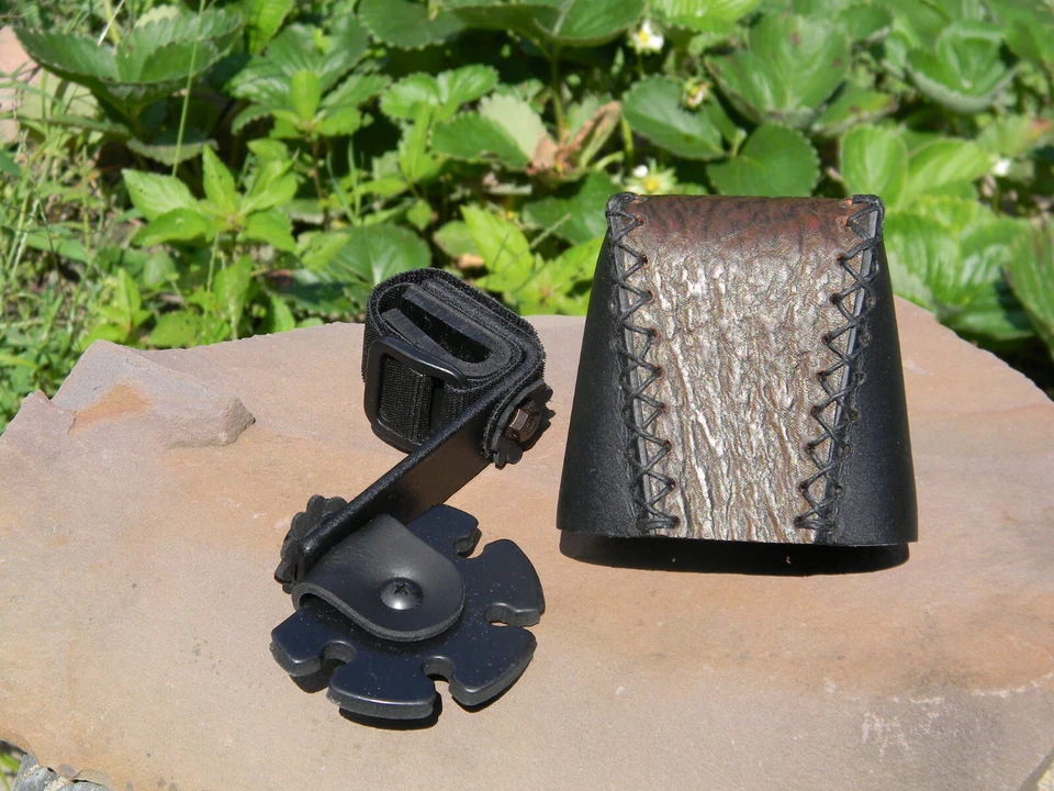 EFA 4 A Navajo Chief Brn/Black Sharkskin Bowquiver & Wing for Recurve or Longbow - Image 3 of 4