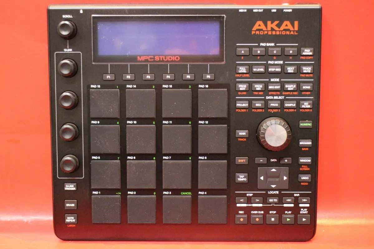 AKAI MPC Studio Black Expansion MIDI USB PAD U1198 210430