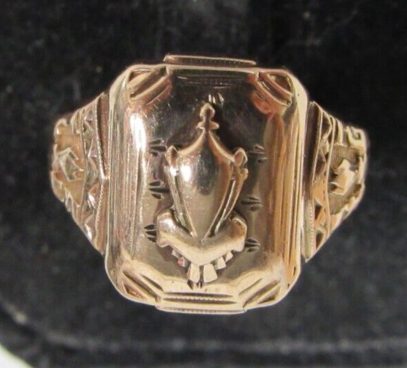 10k Yellow Gold Art Deco 1942 School Class Ring Sz 7.25 10k Yellow Gold Art Deco 1942 School Class Ring Sz 7.25