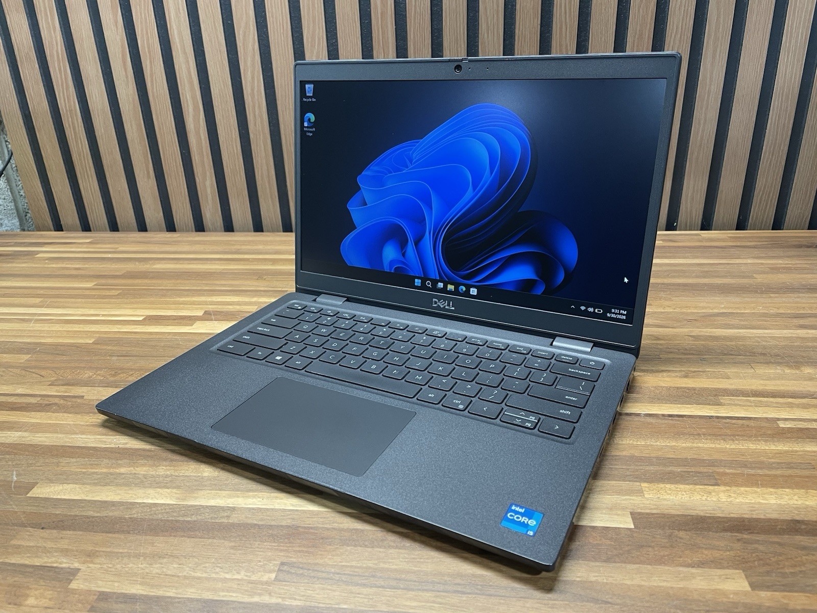 dell latitude 3420, 13.9-Inch Laptop, with i5-1135g, 256 GB NVMe (Non-Volatile Memory Express), Windows 11 Pro