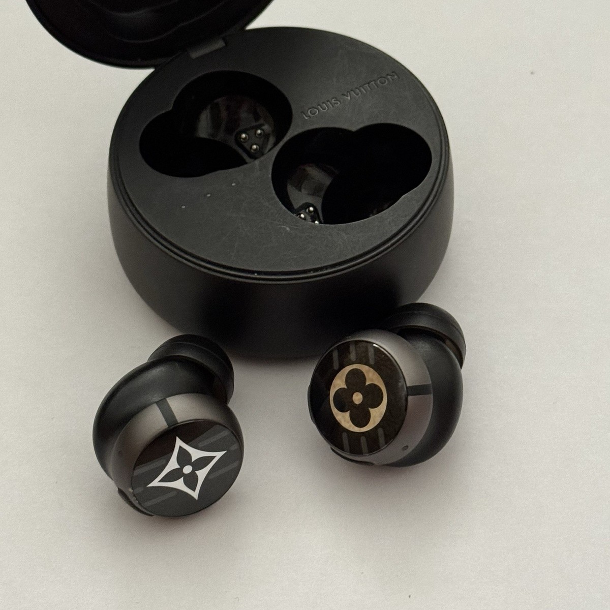 Louis Vuitton Horizon Light Up Earphones Black LV earbuds wireless