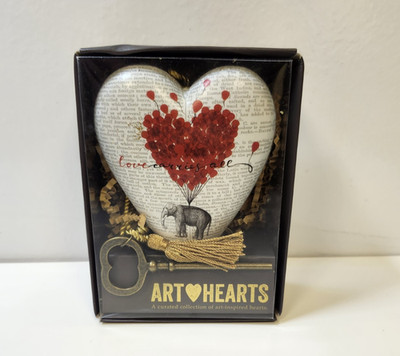 (NEU) Studio by Demdaco Art Heart 2014 - ''Love Carries All'' mit Schlüssel