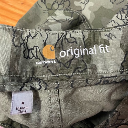 Carhartt women’s original fit camo shorts roll tab hem size 4 - Picture 9 of 9