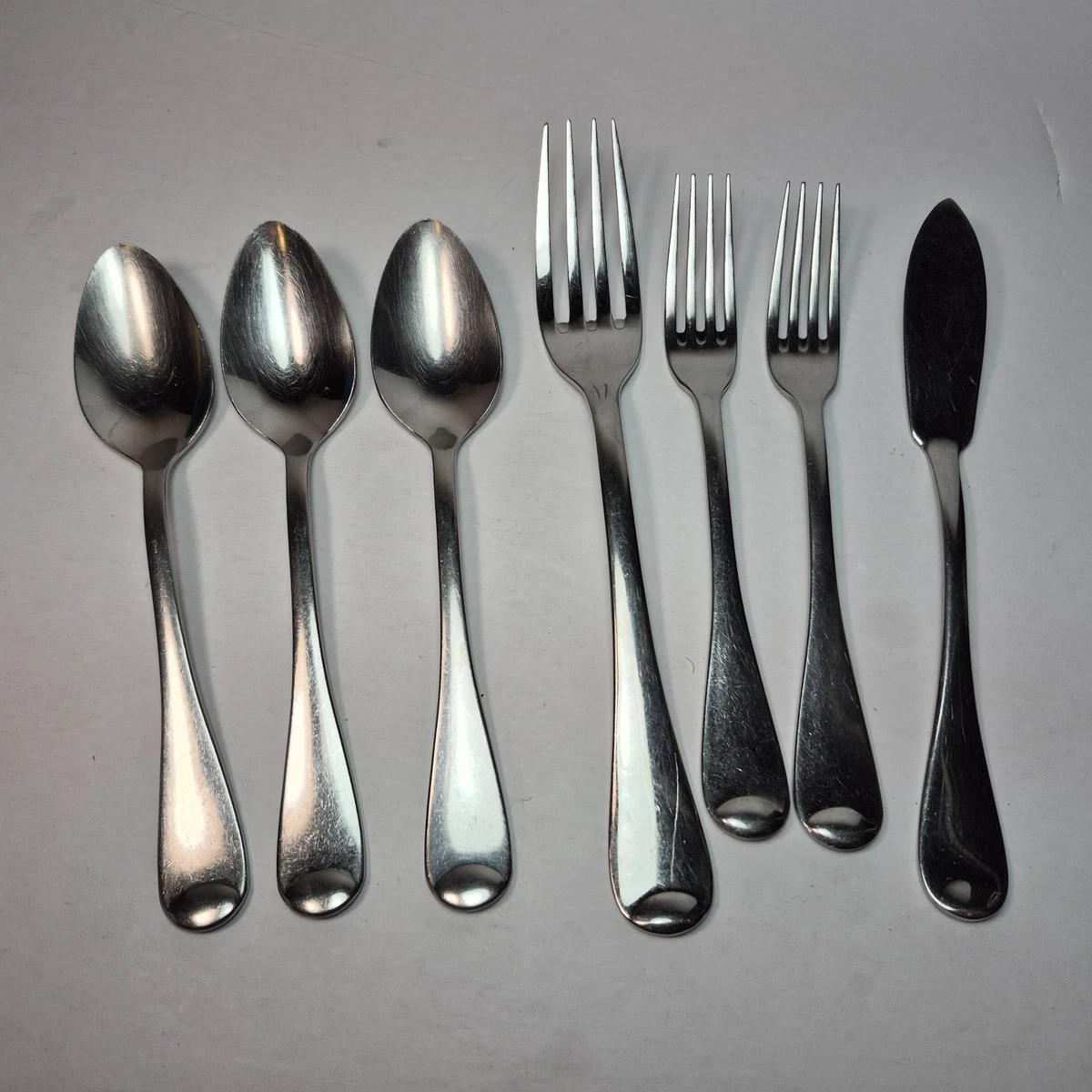 Oneida ISLET Stainless 18/10 Glossy Silverware Flatware Sculptured Tip