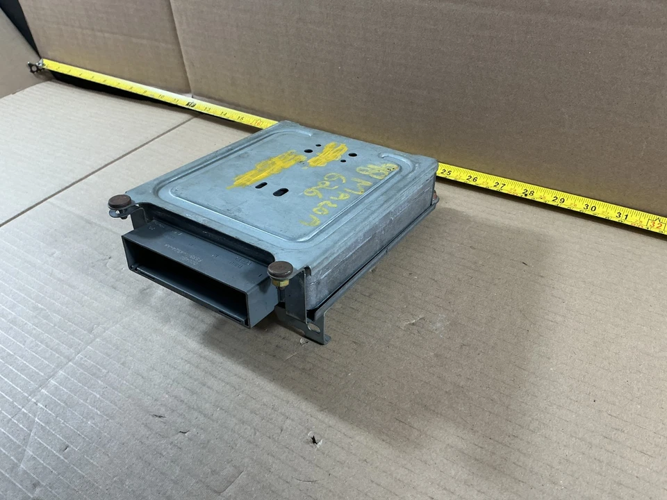 Unidad de módulo de control informático del motor Mazda 626 ECM 1998-2002 F8FF-12A650-BG Foto 2 de 4
