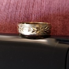 9 Carat Gold Wedding Ring Size P Patterned