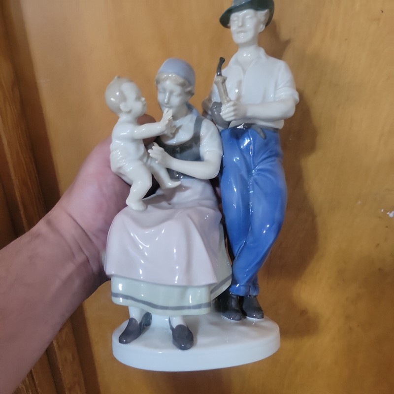 Vintage Color German Porcelain Figurine Carl Scheidig GDR Family Happiness 8834