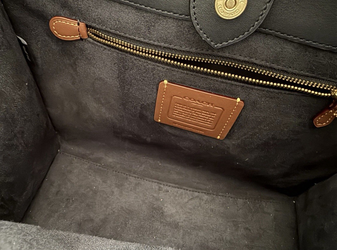 This is a（n） Base Field Tote Tall $_57.JPG?set_id=8800005007