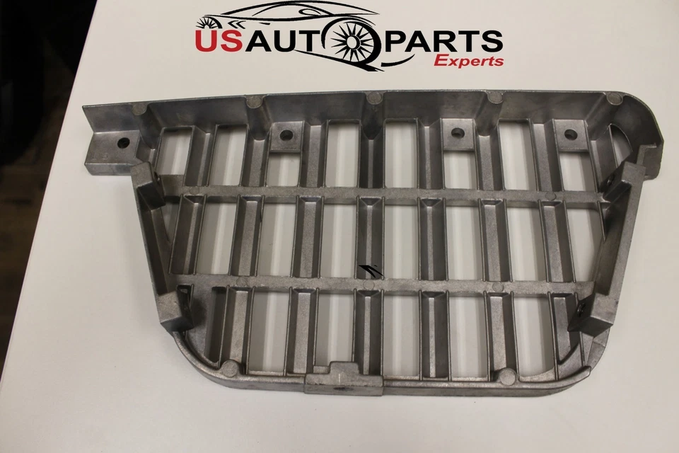 Isuzu Genuine Plate Step Driver Side Lh for NPR NQR NRR 4HE1 4HK1 5.2L 1995-2007 - Image 2 of 4