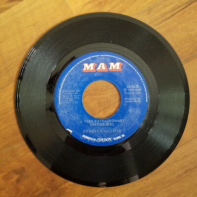 Gilbert O'Sullivan A VERY EXTRAORDINARY SORT OF GIRL / GET DOWN 7'' Programming Q