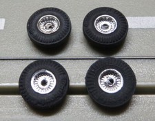 Faller AMS -- 4 Felgen mit Reifen für Flacha...