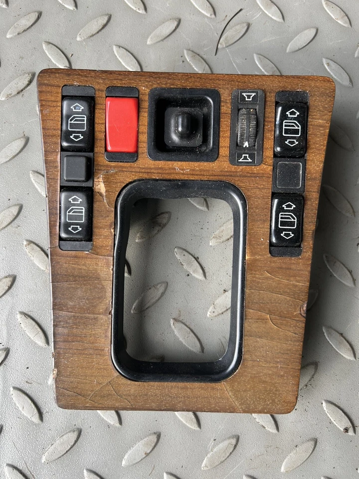 Interruptor maestro de ventana Mercedes-Benz 190e 1987 usado Foto 2 de 3