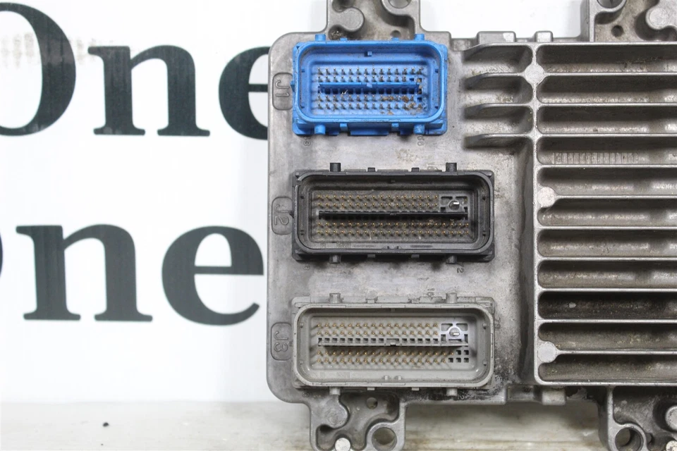 12605843 Saturn Aura 2007-2009 Unidad de control del motor Módulo ECU 16D3 384 B38 Foto 4 de 4