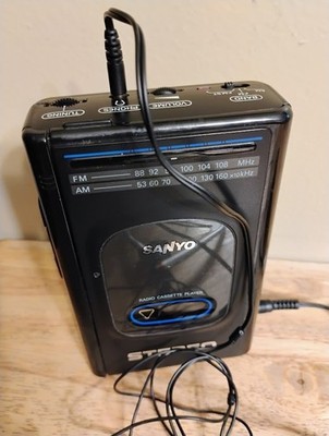 Vintage Sanyo 1900's Stereo AM/FM Cassette Player M-GR72 w Headphones Ex