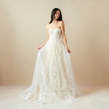Elegant Tulle A-Line Wedding Dress Button Strapless Sweetheart Train Bridal Gown