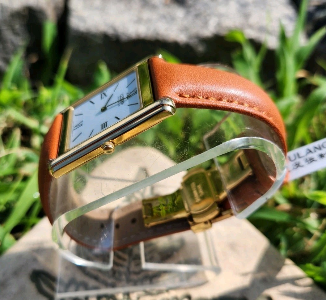 シチズン CITIZEN 腕時計 スクエア G820-T001700 金色 Citizen Stiletto Eco-Drive G820-T001700 Ultra Slim White Tank 27mm