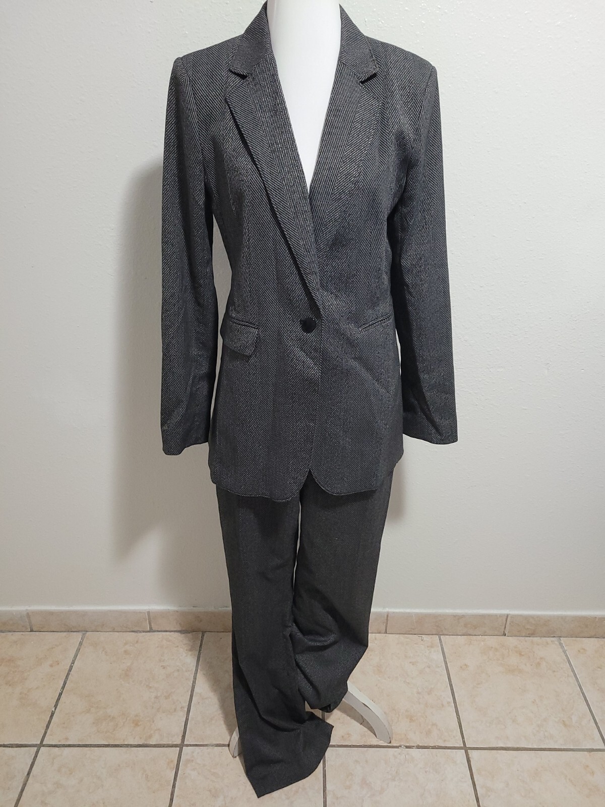 Introducir 57+ imagen calvin klein women's suits Viaterra.mx