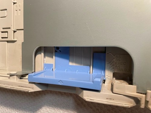 HP LaserJet 2300 Paper tray - 250 sheet capacity - used - Picture 6 of 9
